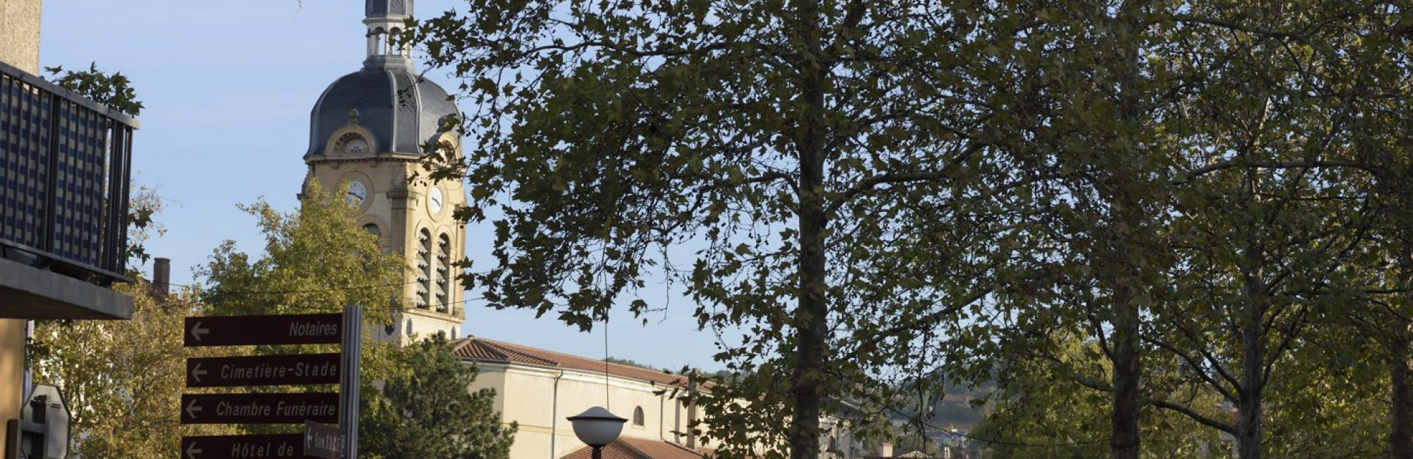 panneaux communaux péage de Roussillon